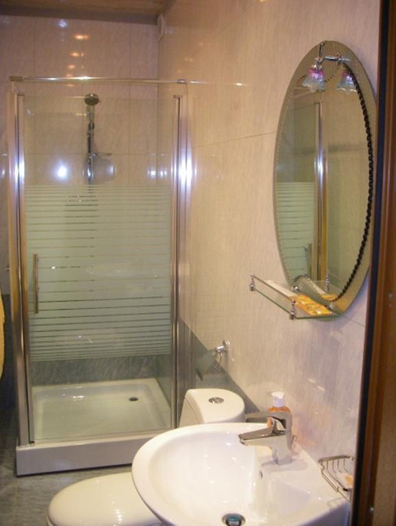 Gyumri Hotel Ereván Habitación foto